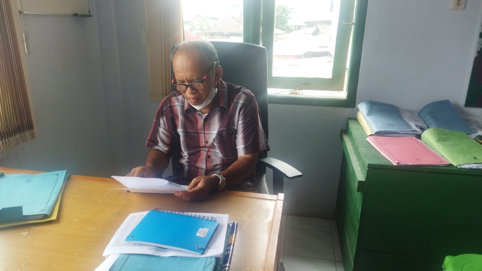 Hoak, Pedagang Pasir Gintung Ditegik Oknum Dinas Pasar Rp300-Rp1,5 juta