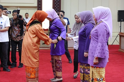 Bunda Literasi Riana Sari Arinal Hadiri Peringatan HKP dan BGM