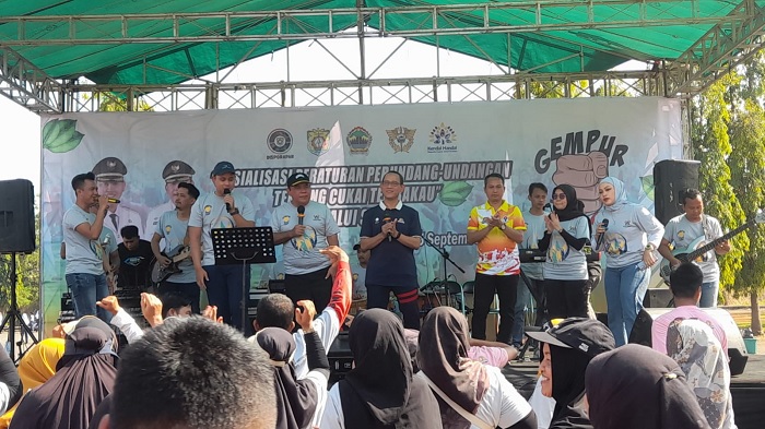 Disporapar Kendal Gelar Senam Bersama Gempur Rokok Ilegal