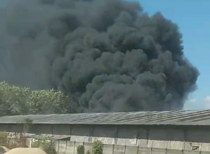 Gudang Karet Kering PT ILJA Terbakar di Waypengubuan Lamteng