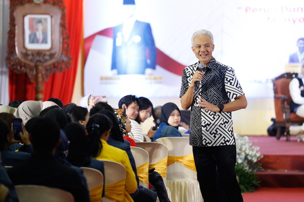 Ganjar Pranowo Diskusi Pembangunan Industri Digital dengan Ratusan Mahasiswa di Jatim