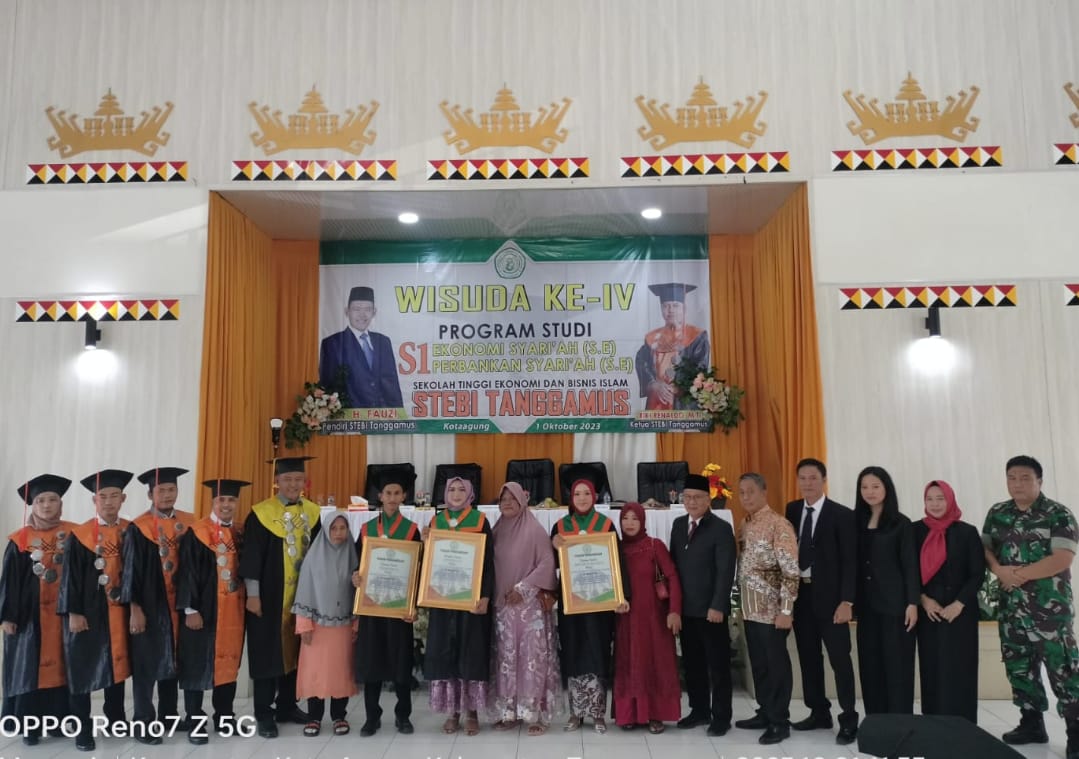STEBI Tanggamus Wisuda 52 Sarjana Ekonomi Syariah