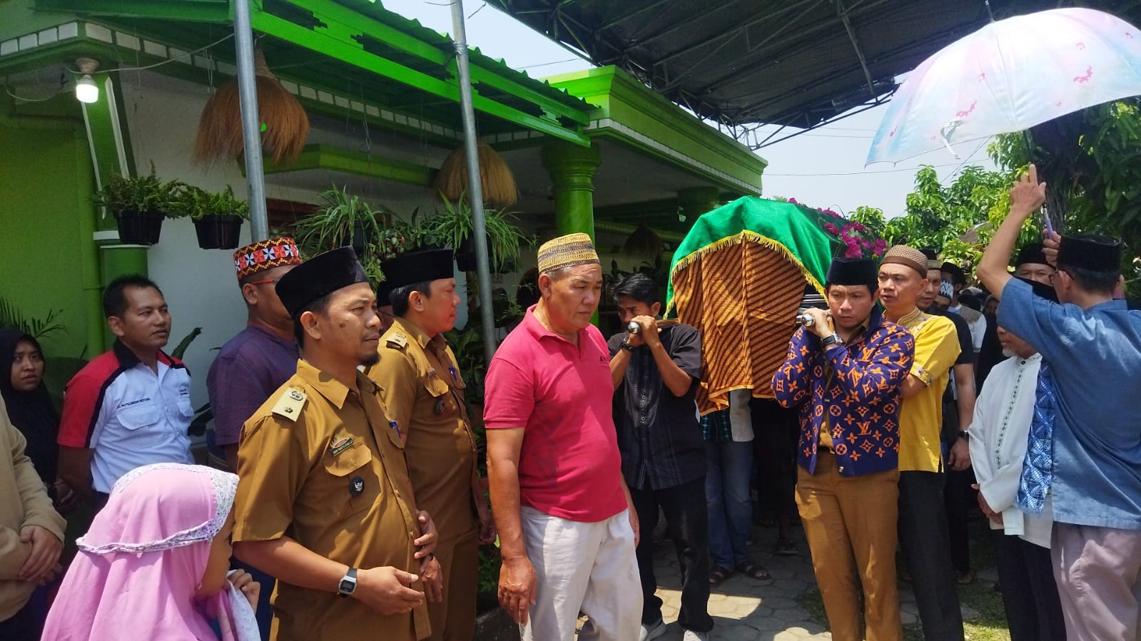 Tangis dan Salawat Sambut Jenazah Mahasiswi yang Terjun dari Asrama