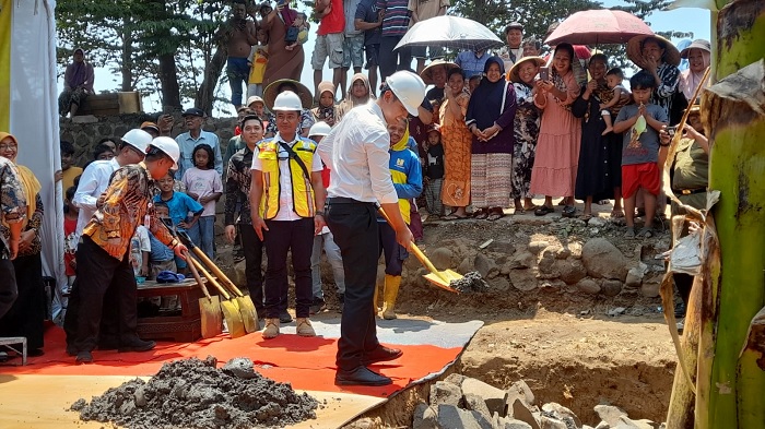 Impian Warga Gempolsewu Punya Jembatan Gantung Akhirnya Tercapai