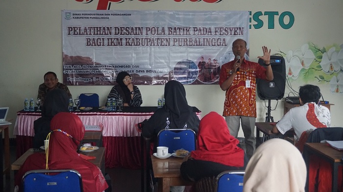 Perajin Batik Purbalingga Dilatih Desain Pola untuk Kebutuhan Fashion
