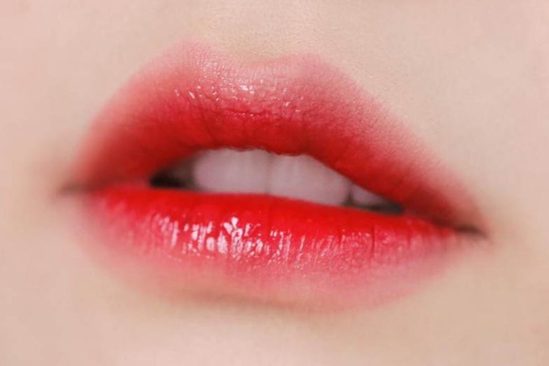 10 Tips Jitu Membuat Bibir Merah Alami Seperti Artis Korea