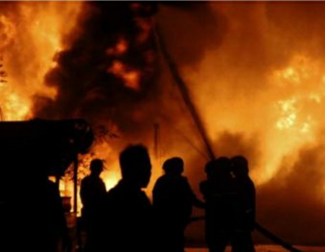 Massa Bakar Rumah Dini Hari di Padangratu, Lamteng