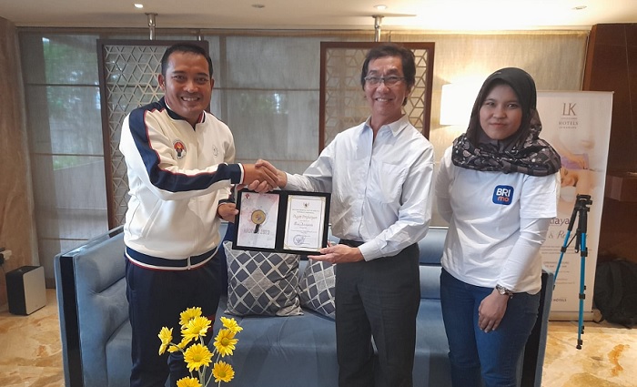 Tokoh Taekwondo Jateng Alex Harijanto Terima Penghargaan dari Kemenpora
