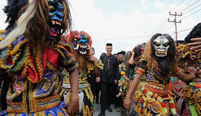 Kunjungi Desa Nambah Dadi, Ganjar Disambut Tarian Reog