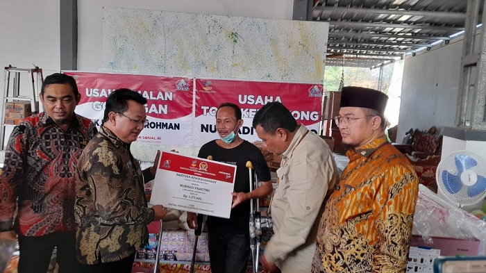 Anggota DPR RI Wisnu Wijaya Pantau Penyaluran Bantuan Atensi di Kendal