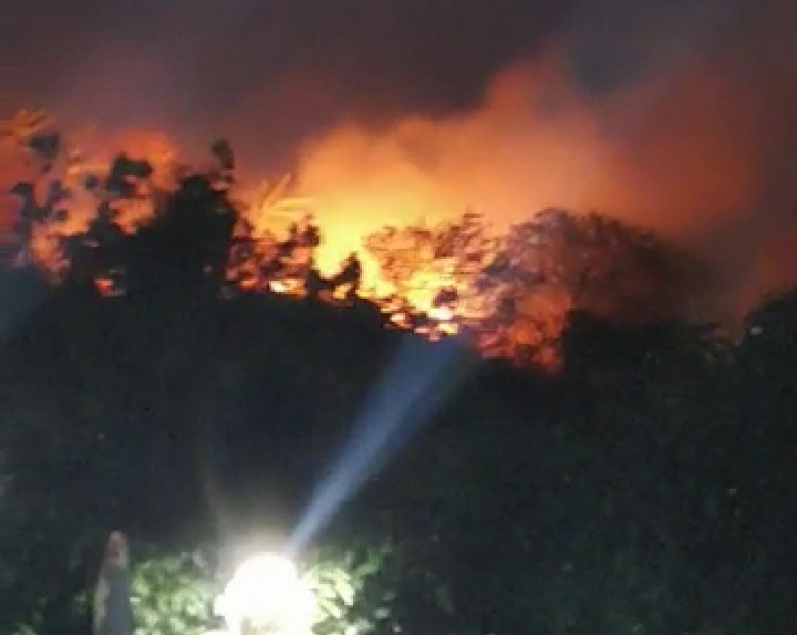 Terbakar, Puncak Bukit Teropong Kota