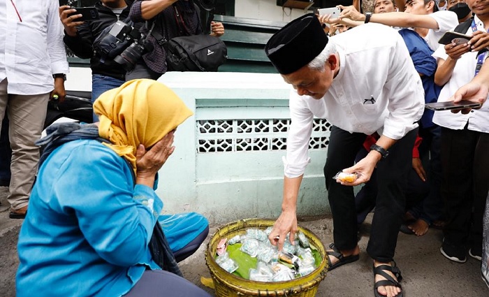 Dagangan Gethuk Dibeli Ganjar, Mata Sunarti Berkaca-kaca