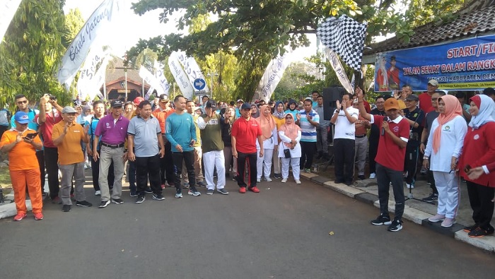 Jalan Sehat HUT Korpri, Sekda Ajak Semua PNS  Pemkab Solid