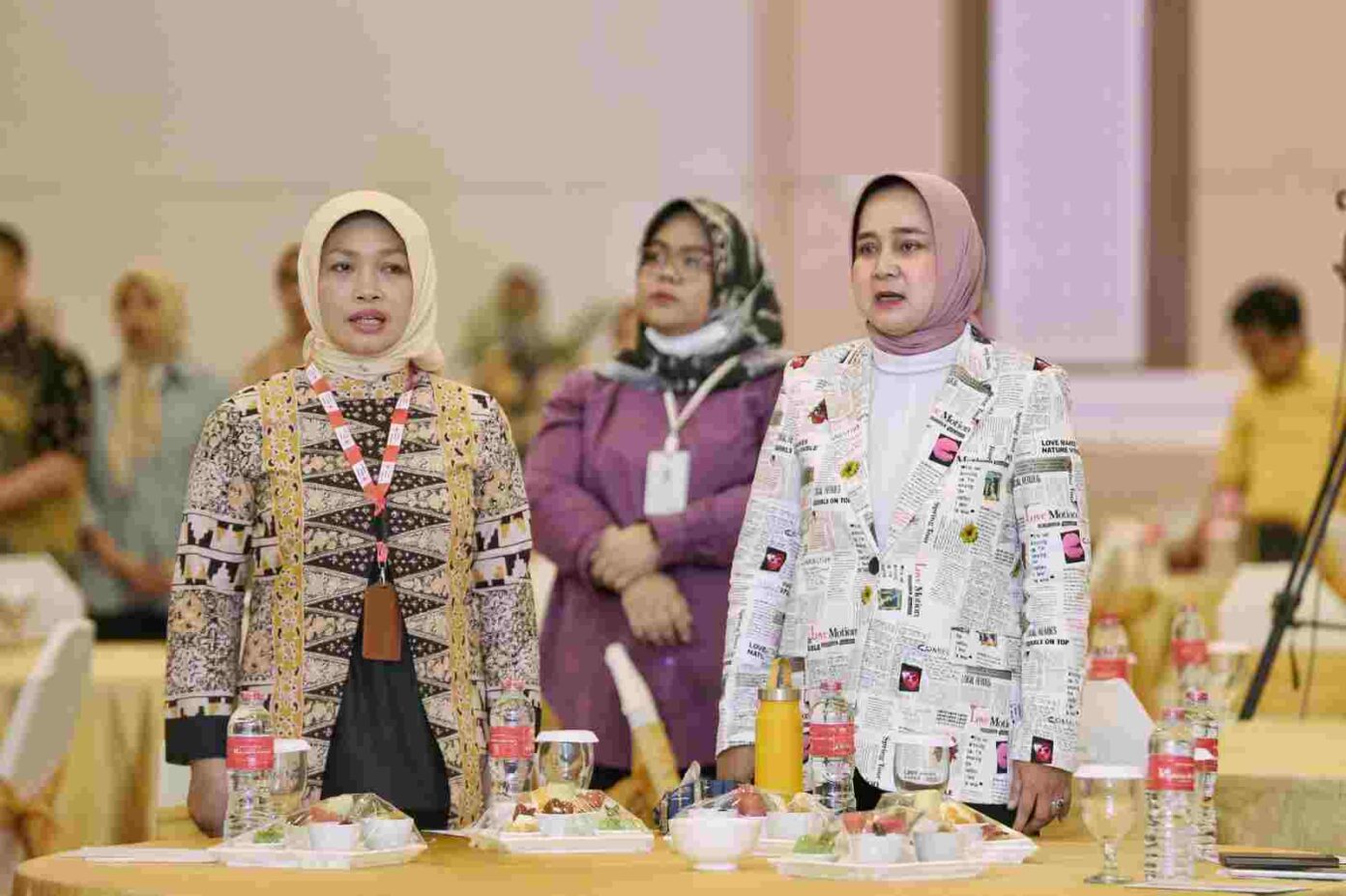 Ibu Riana Sari Buka Simposium Sehari Pencegahan Infeksi Menular Pada Transfusi Darah