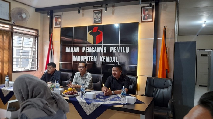 Bawaslu Kendal Ajak Awak Media Bersinergi Awasi Pemilu