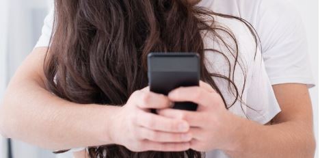 Kenali Backburner Relationship dan Cara Mengatasinya dalam Hubungan Asmara