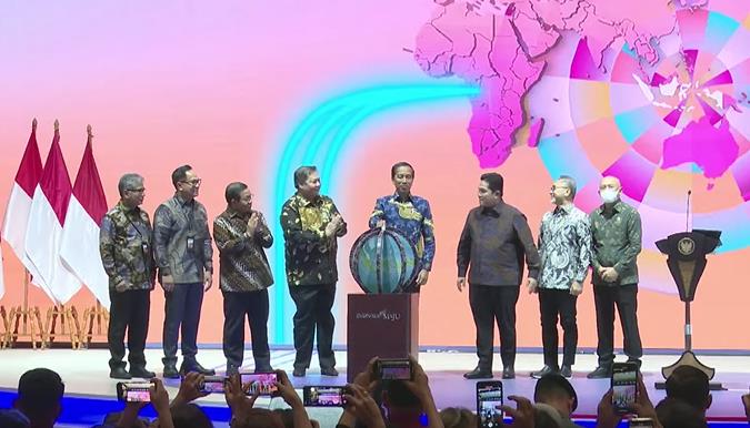 Penyaluran Pembiayaan UMKM Masih Rendah, Presiden Jokowi Minta Persyaratan Kredit Dipermudah