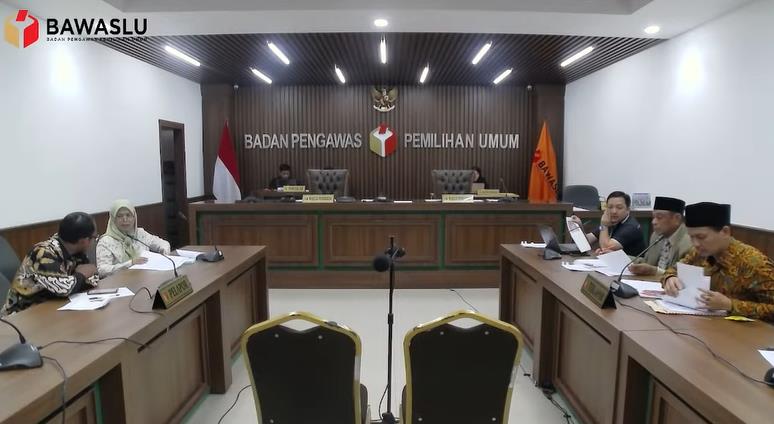 Bawaslu: Pemasangan Stiker dan Alat Peraga Kampanye di Rumah Harus Izin ke Pemilik Terlebih Dahulu