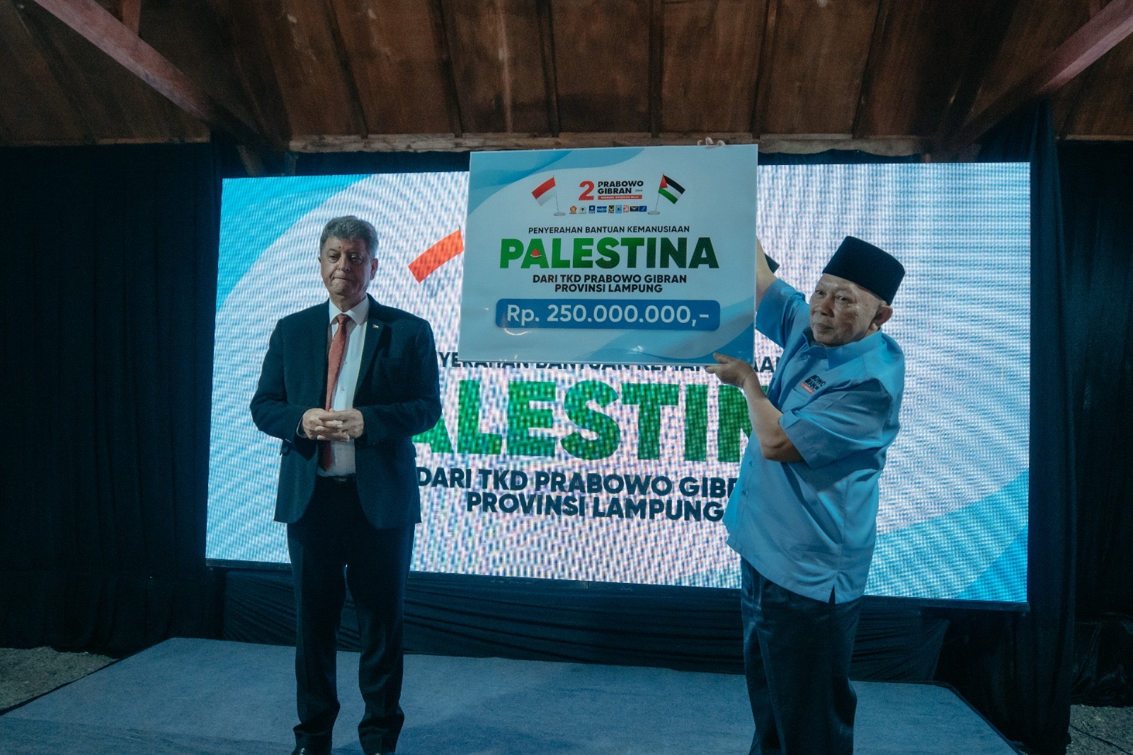 TKD Prabowo Gibran Serahkan Rp250 Juta ke Dubes Palestina
