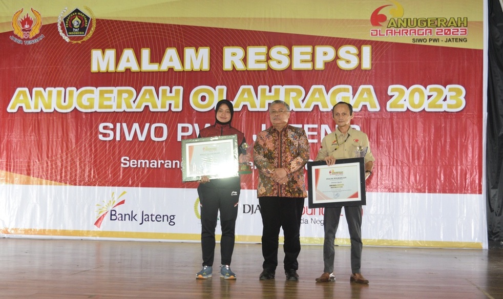 Kiromal dan Atifa Atlet Terbaik Putra-Putri 2023 Pilihan Siwo PWI Jateng