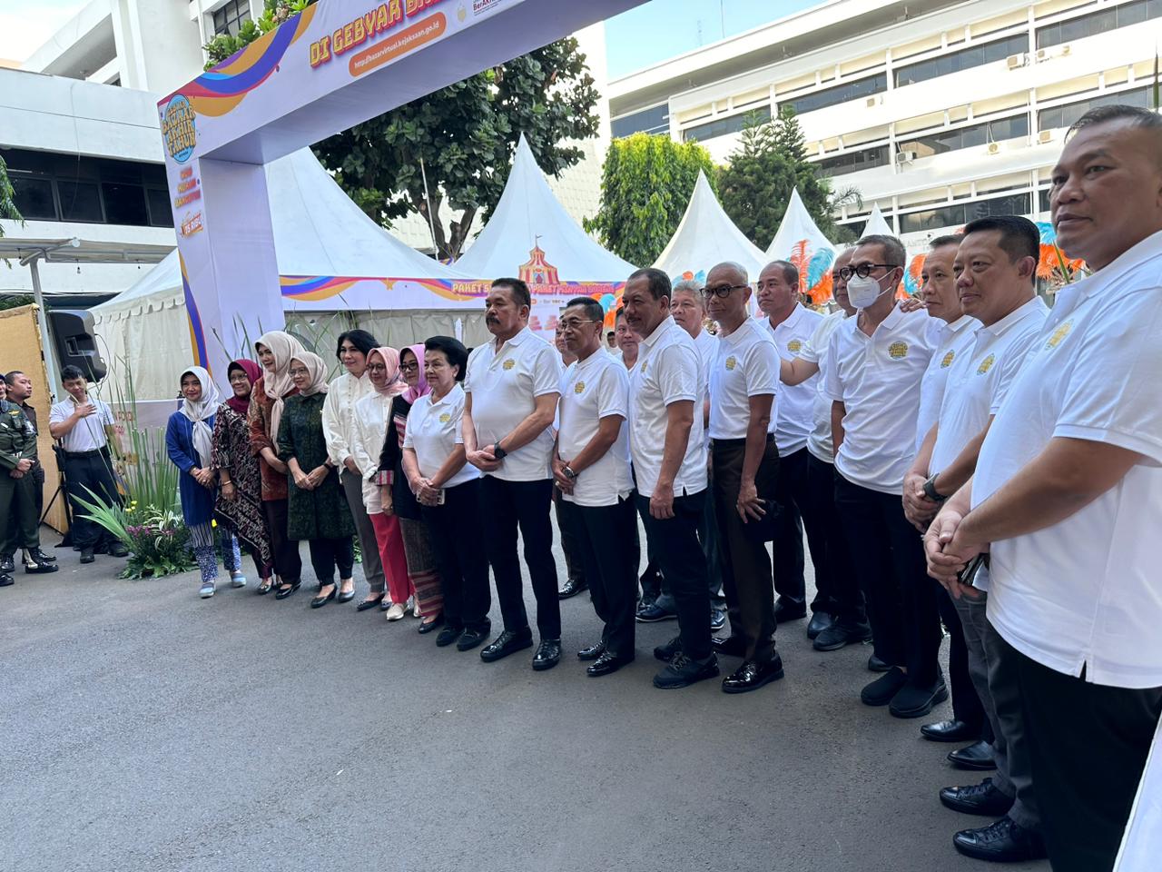 Jaksa Agung Burhanuddin Buka Bazar Akhir Tahun 2023 Sebagai Wujud Rasa Peduli  kepada Seluruh Warga Adhyaksa 