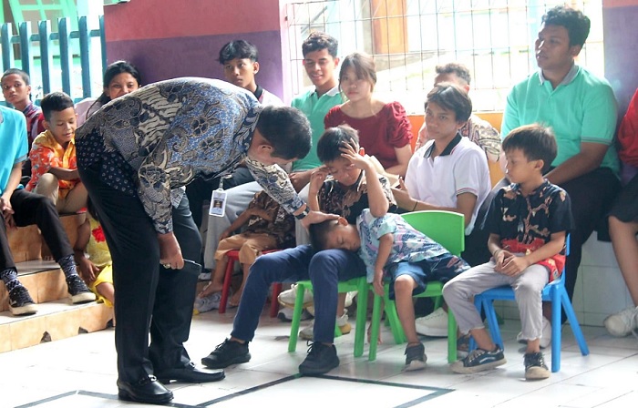 Kunjungi Bocah Panti  saat Natal, Nana Beri Motivasi dan Semangat Hidup