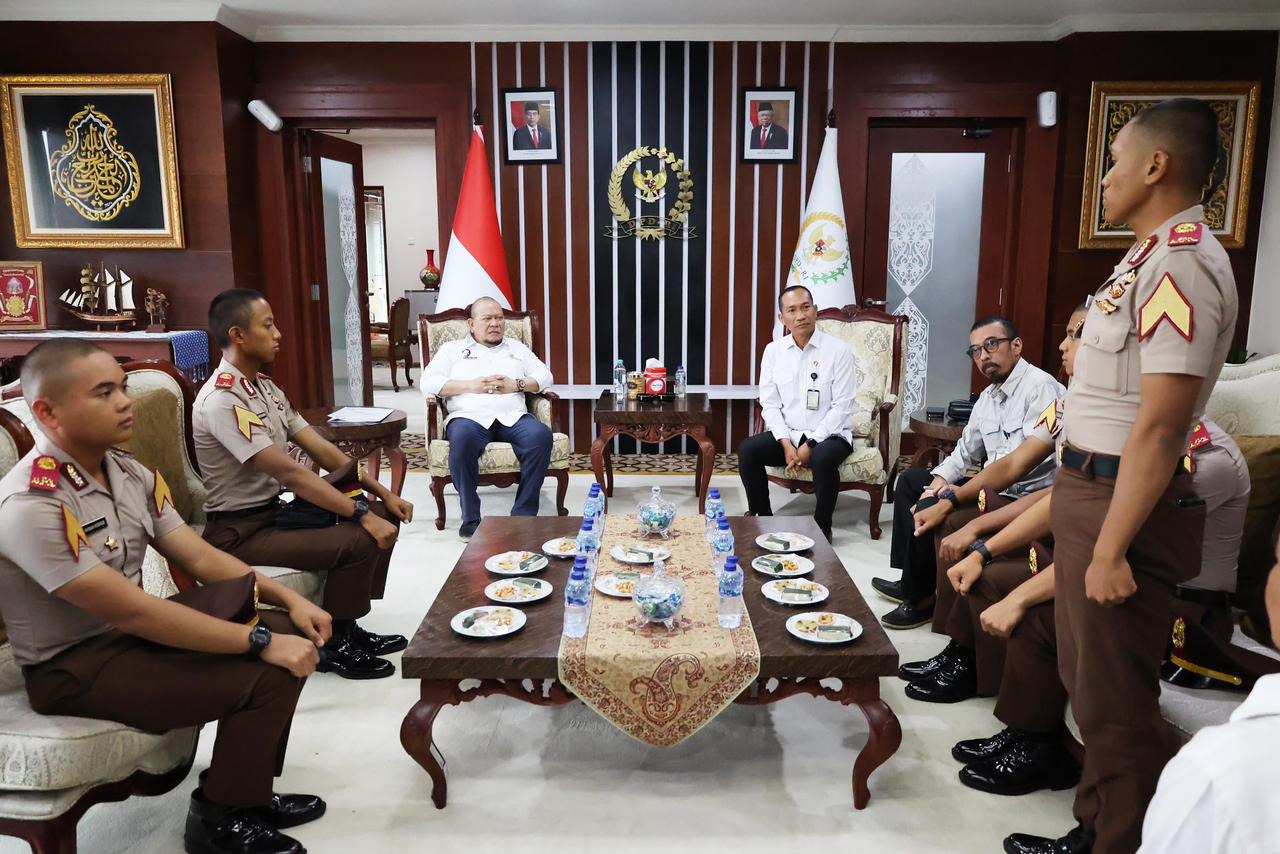 Ketua DPD RI Ingatkan Jaga Sikap dan Perilaku, Saat Menerima Audensi Para Taruna Akpol di Ruangannya