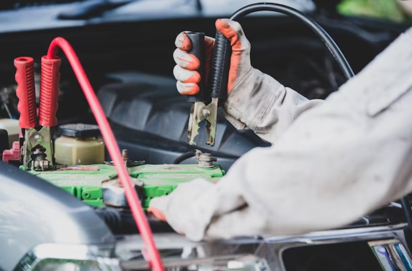 Cara Jumper Aki Mobil yang Soak dengan Aman