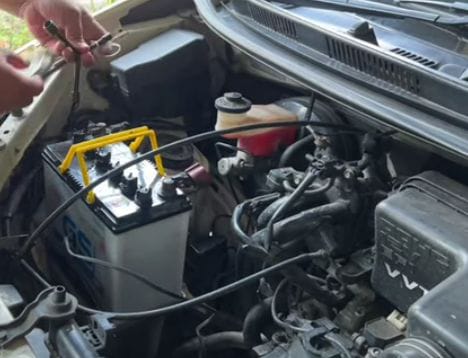 Anda Harus Tahu Cara Merawat Aki Mobil Agar Awet, Ada 4 Langkah Simak Dibawah ini!