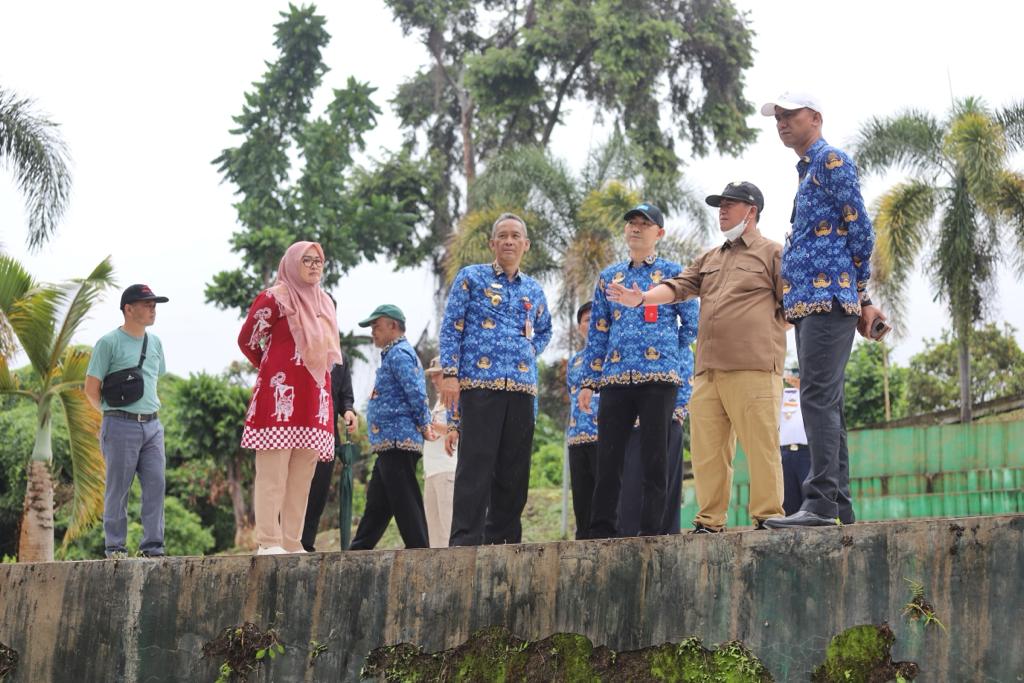 Pj Bupati Lambar Turun Langsung Ke Lokasi Pastikan Persiapan Penyambutan Kunjungan Menteri Perdagangan
