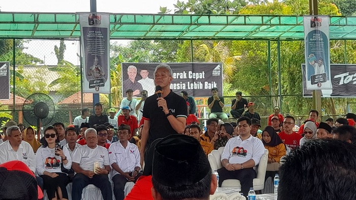 Pesan Ganjar saat Temui Kader di Kendal, Jadi Banteng Jangan Cengeng dan Oleng