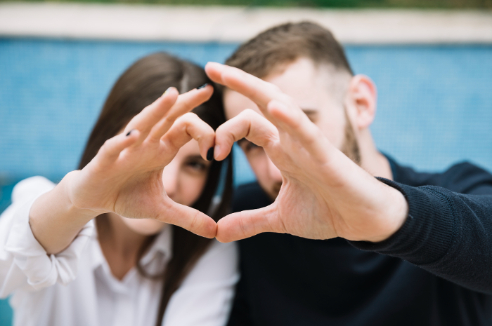 Seperti Apa Rasanya Jatuh Cinta? Ini 7 Tahapan yang Akan Kamu Alami