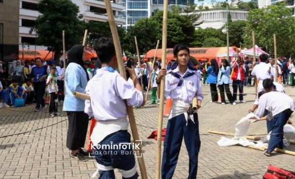 Dua Ribu Siswa SD,SMP,SMA di Jakarta Barat Ikuti Lomba Lintas Trampil PMR