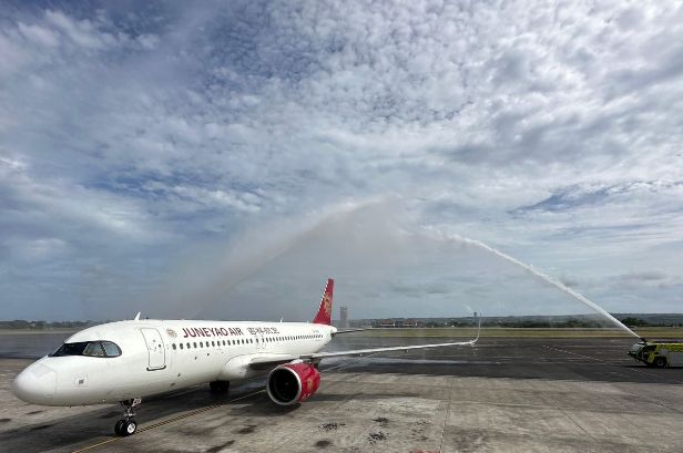 Menparekraf: Penerbangan Langsung Juneyao Airlines Shanghai-Denpasar Jadi Stimulus Kunjungan Wisman