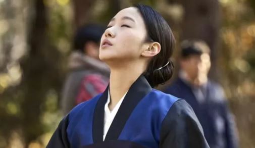Film Horor Exhuma, Kim Go Eun Jadi Dukun Cek Jadwal Tayangnya!