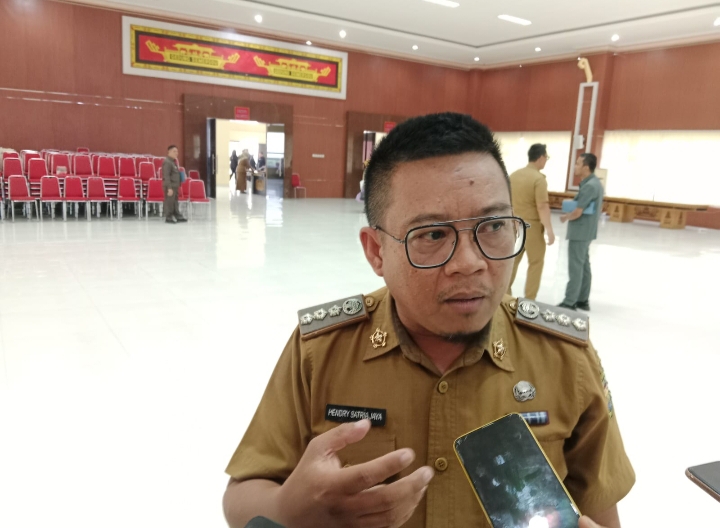 Camat Rajabasa Bersama Warga Gerebek Sungai Seminggu Sekali