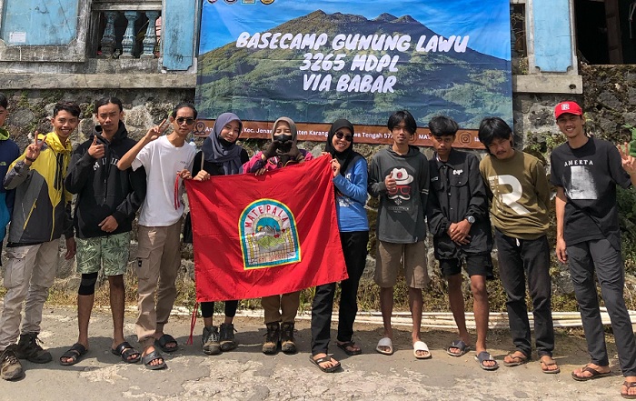 Seru, Anggota Matepala UPGRIS Adakan Pengabdian Masyarakat di Lereng Lawu