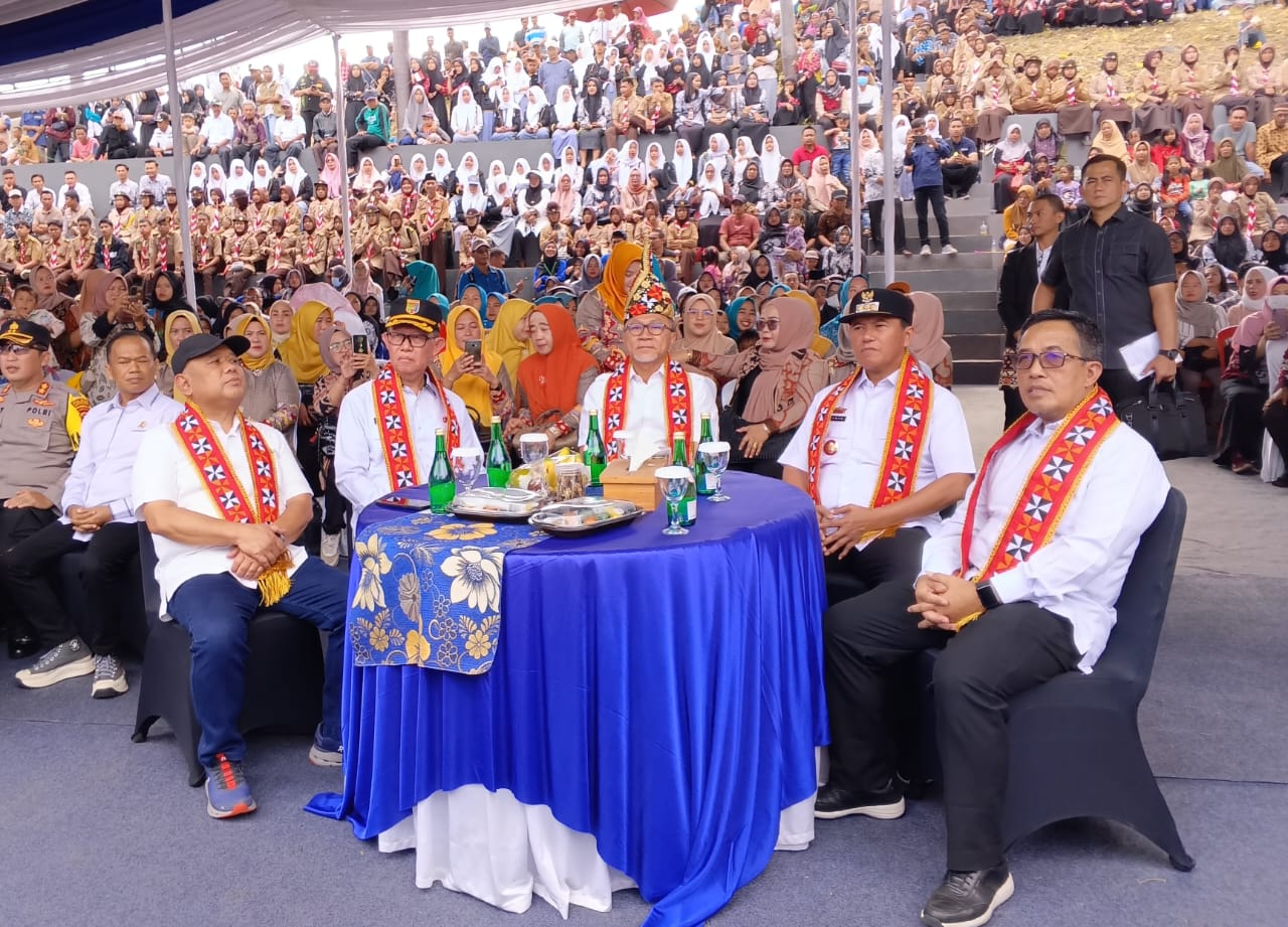Menteri Perdagangan Sambut Baik Lokasi Pembangunan Pasar Wisata Jelajah Danau Ranau.  Menteri Perdagangan Republik Indonesia (RI) Dr. H. Zulkifli Hasan, S.E.,