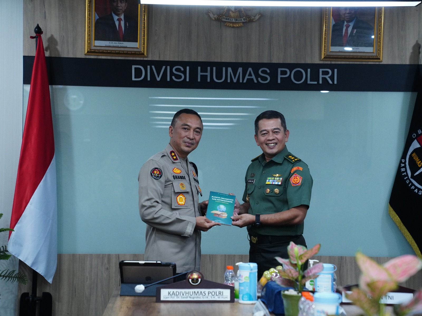 Kapuspen TNI Kunjungi Divisi Humas Polri Perkuat Sinergitas