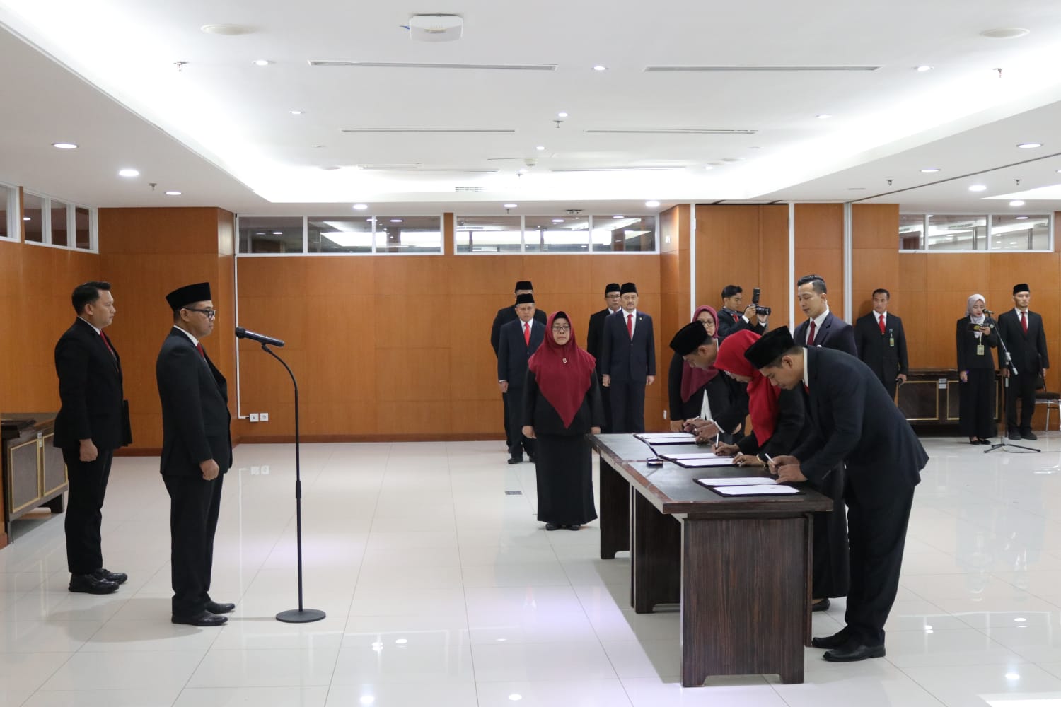 Plt. Sekretaris Mahkamah Agung Lantik Pejabat Struktural dan Pejabat Fungsional 