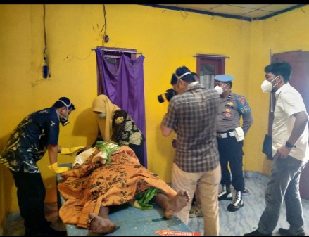 Pemuda Diketahui Gantung Diri Setelah Tercium Bau Busuk dari Kamar