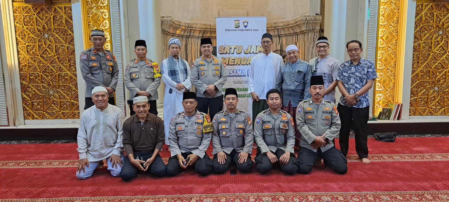 Makmurkan Masjid,