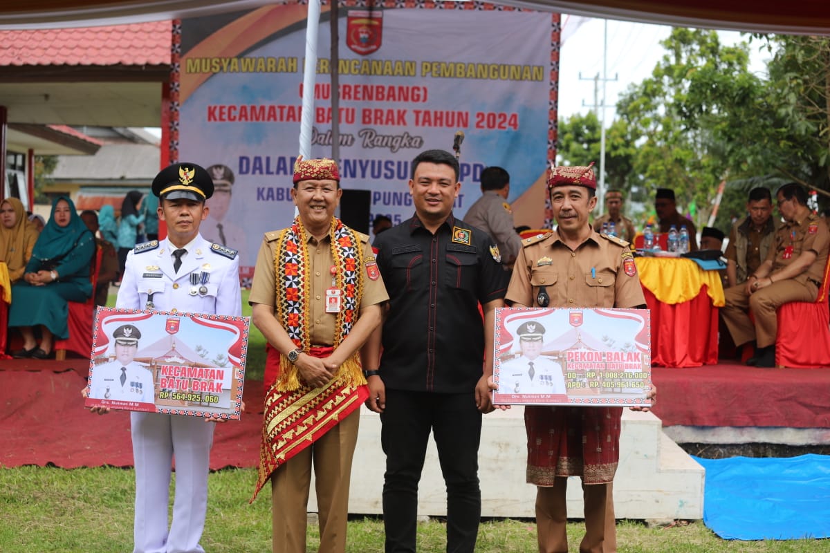 Pj. Bupati Nukman dan Pj. Sekda Lampung Barat Serap Aspirasi Masyarakat di Dua Kecamatan Berbeda