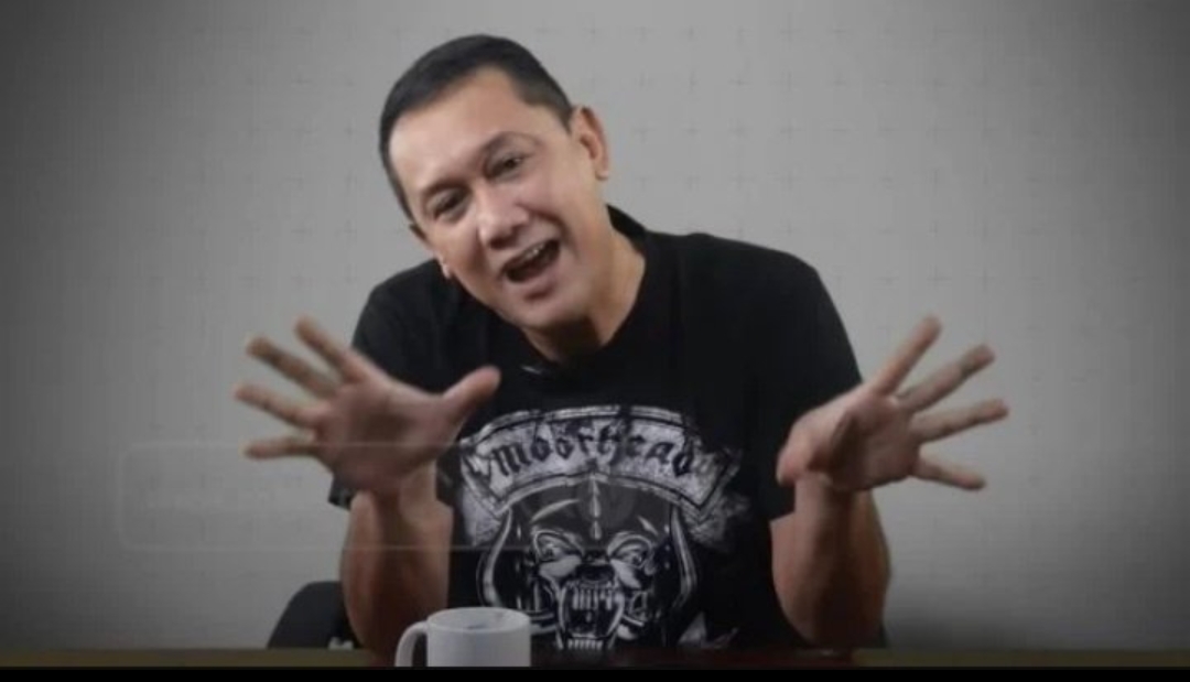 Guru Besar dari Puluhan Universitas Buka Mimbar Bebas, Denny Siregar: Istana Udah Kayak Neraka 
