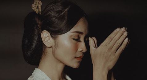 Mengulas Misteri Perempuan Bahu Laweyan, Mitos Wanita Peminta Tumbal!