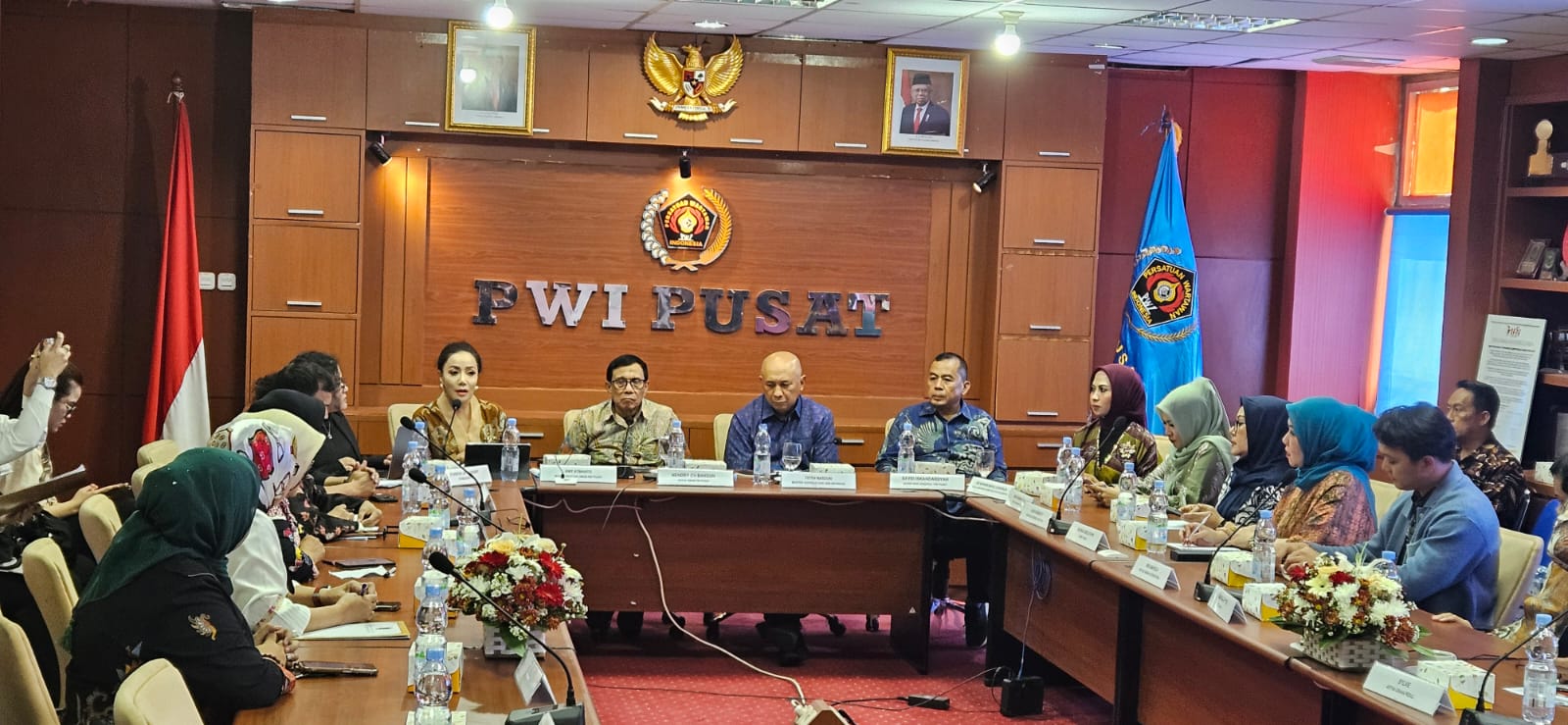 Bersama PWI, Menteri Koperasi & UKM Dorong Kaum UMKM The Power of Emak-emak Masuk ke Sektor Produktif 