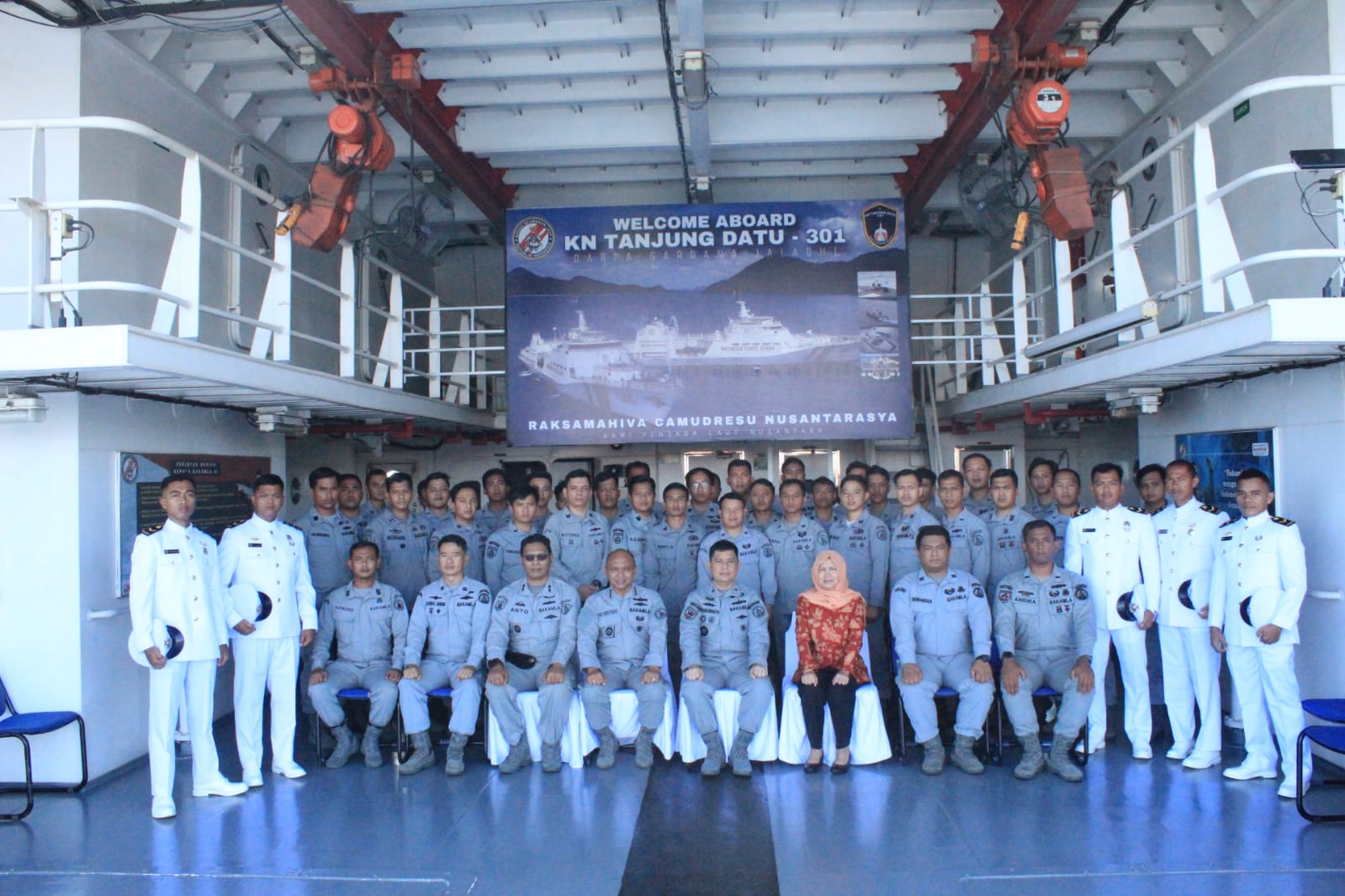 Cek Amunisi dan Pererat Hubungan, Kepala Zona Bakamla Barat Beri Jam Pimpinan ke Personel