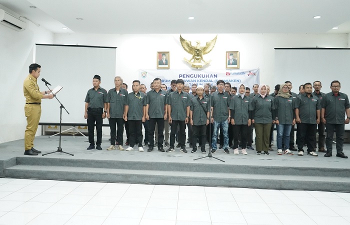 Bupati Dico Kukuhkan Anggota Forum Wartawan Kendal