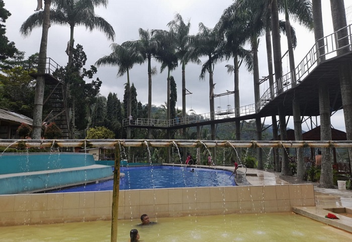 Wisata Promas Greenland Nglimut, Sensasi Berendam Air Hangat Berkawan Lukisan Alam