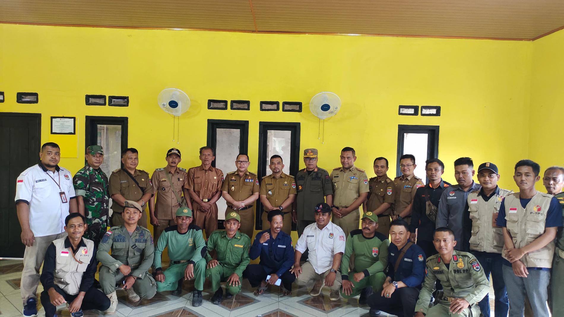 Bupati Mesuji Sulpakar Cek Kesiapan TPS di 7 Kecamatan